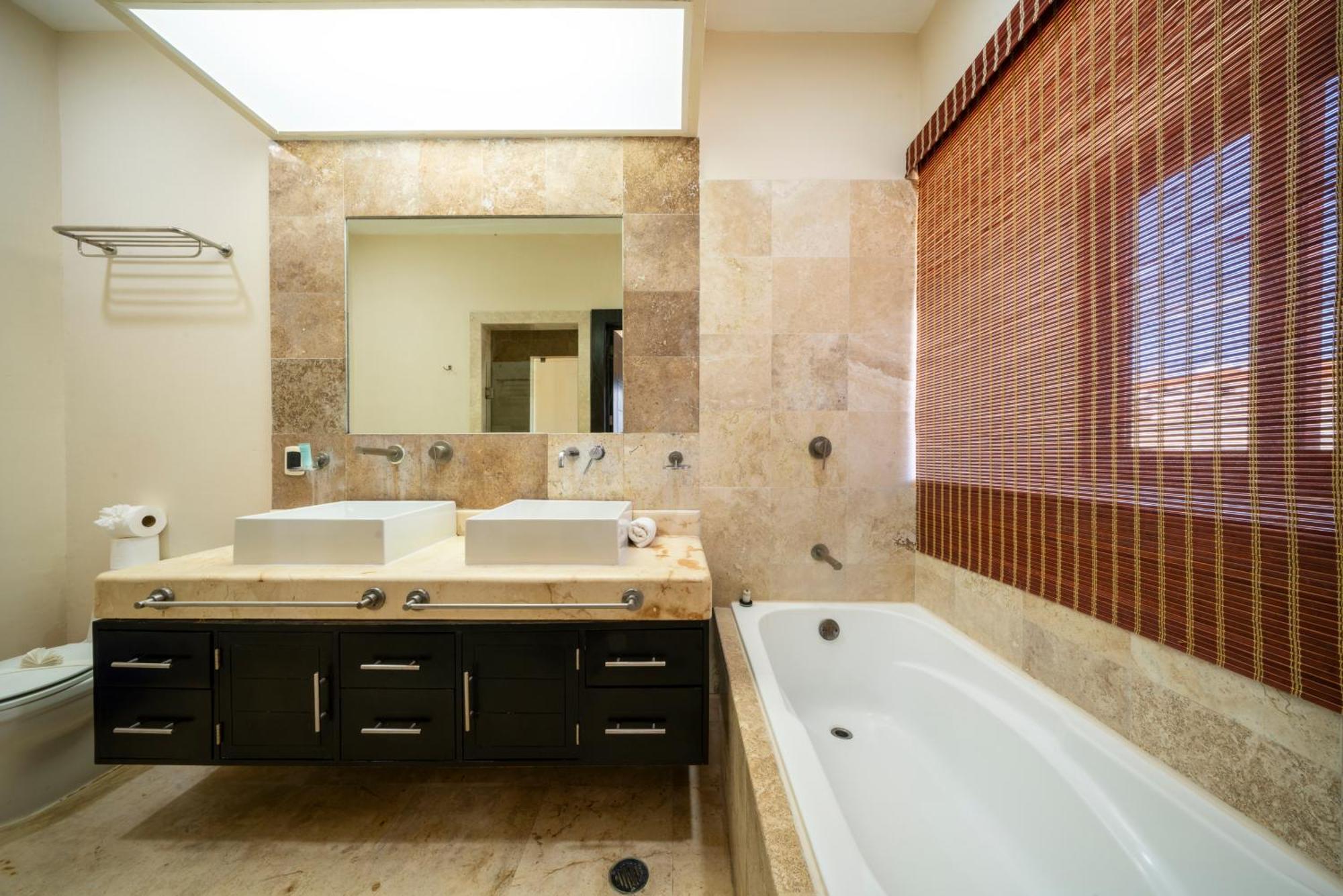 Beachfront 1 Bedroom Condo - El Faro, Surf 407 Playa del Carmen Eksteriør bilde